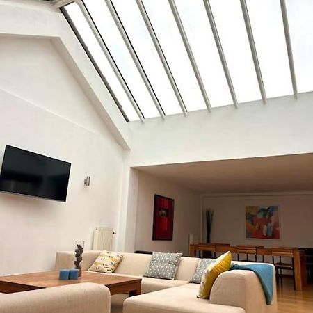 Down Town Spacious Duplex With Private Parking & Game Room بروكسل المظهر الخارجي الصورة