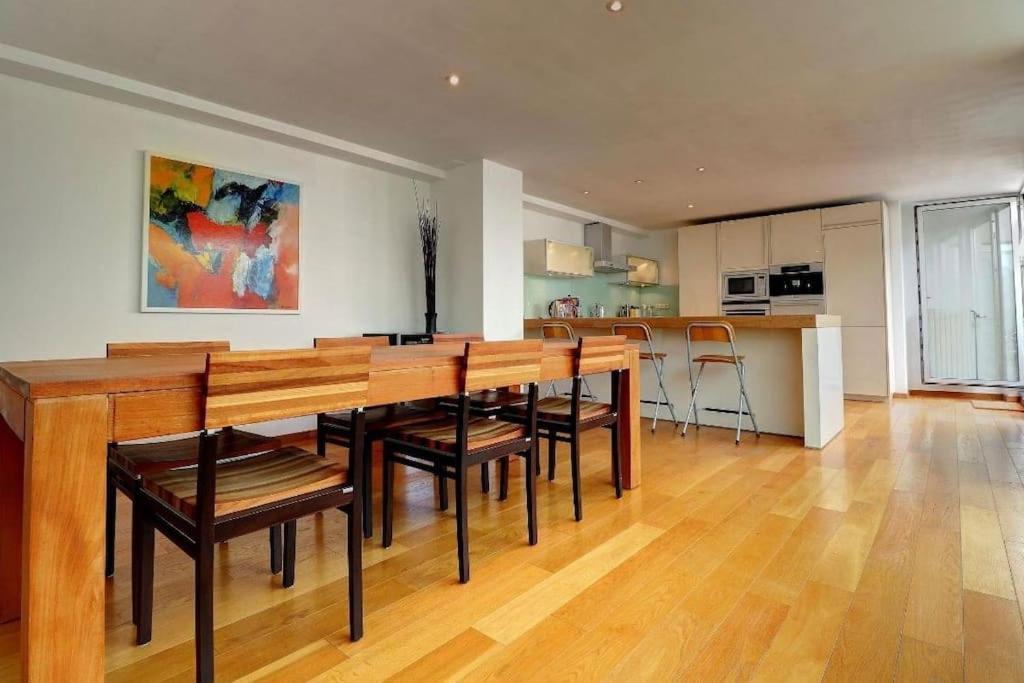 Down Town Spacious Duplex With Private Parking & Game Room بروكسل المظهر الخارجي الصورة